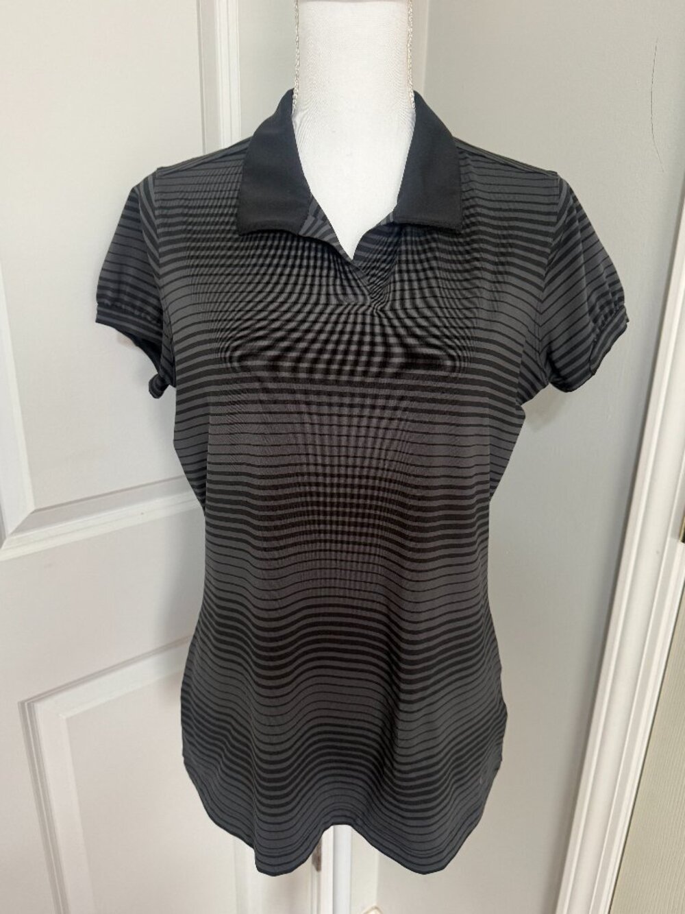 Nike Golf Tour Premium Dri-FIT Gray Black Striped Polo Shirt Women's Large